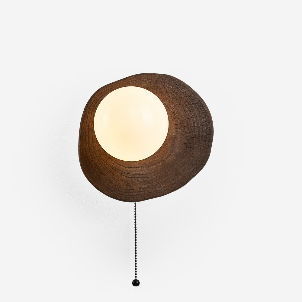 Applique Murale Anneau Sculpté Bois Avec Sphère En Verre Pour Lumière Douce