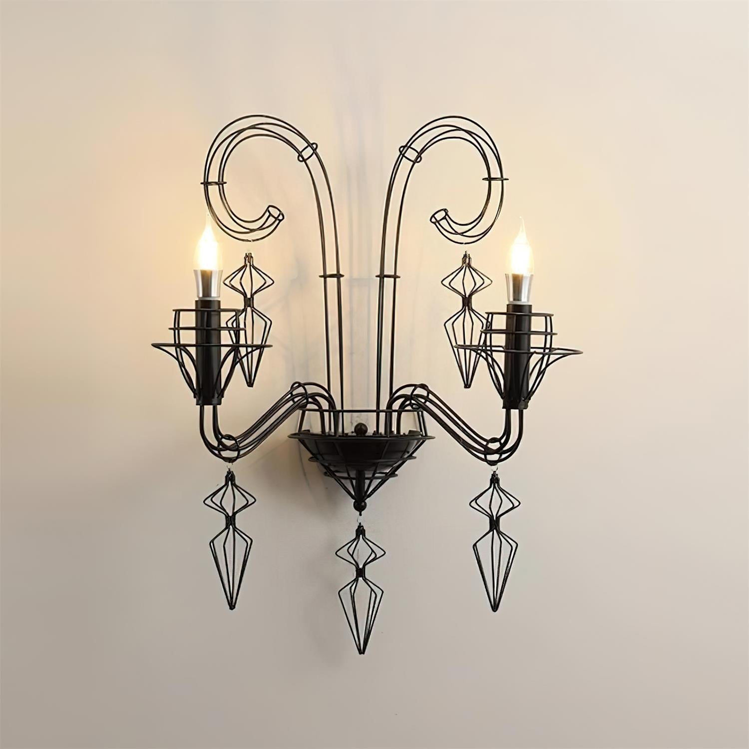 Applique Murale Baroque En Fil Noir Pour Ambiance Sculpturale