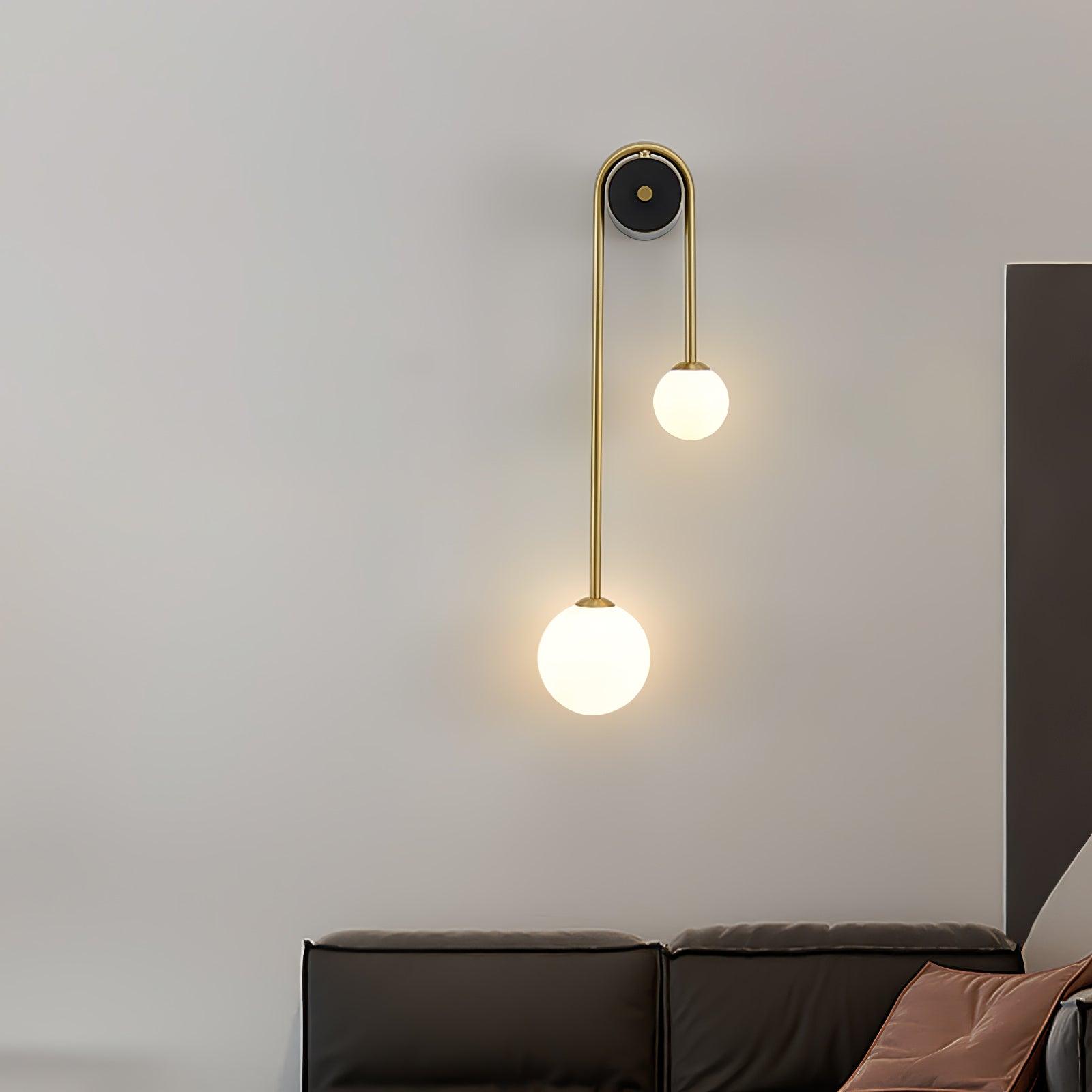 Applique Murale Arc En Laiton Avec Globes En Verre Éclairage Élégant