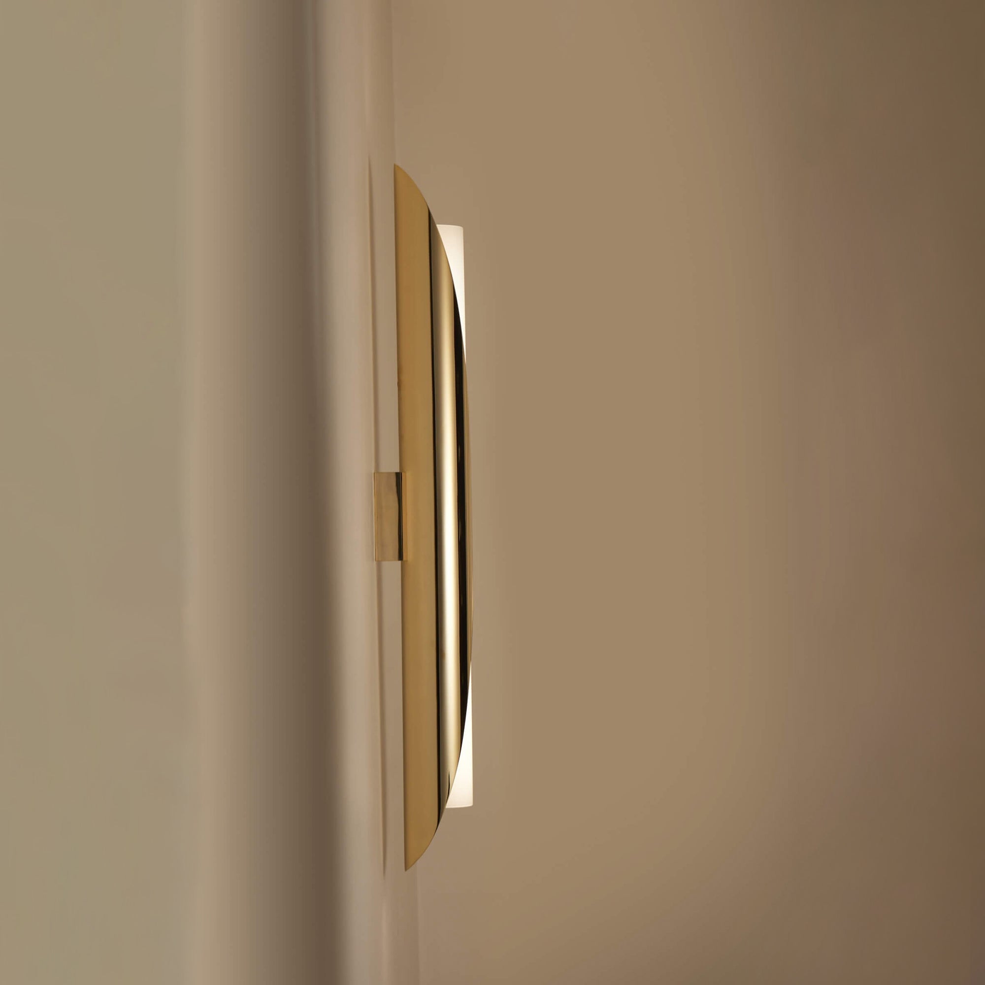 Lampe Murale Minimaliste En Cuivre Et Acrylique Avec Éclairage Led Intégré