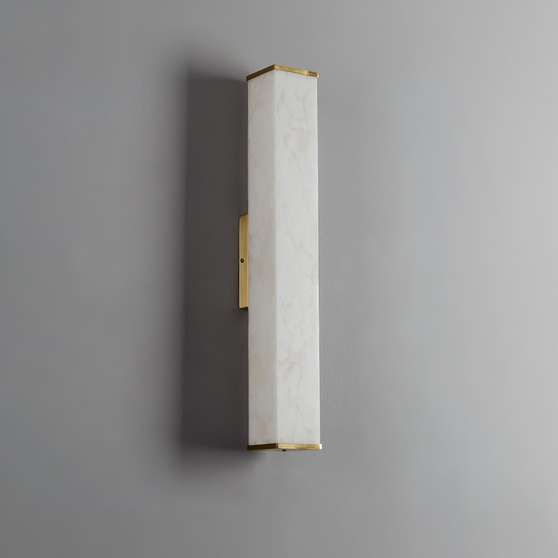 Lampe Murale Linéaire en Albâtre Pour Ambiance Chaleureuse