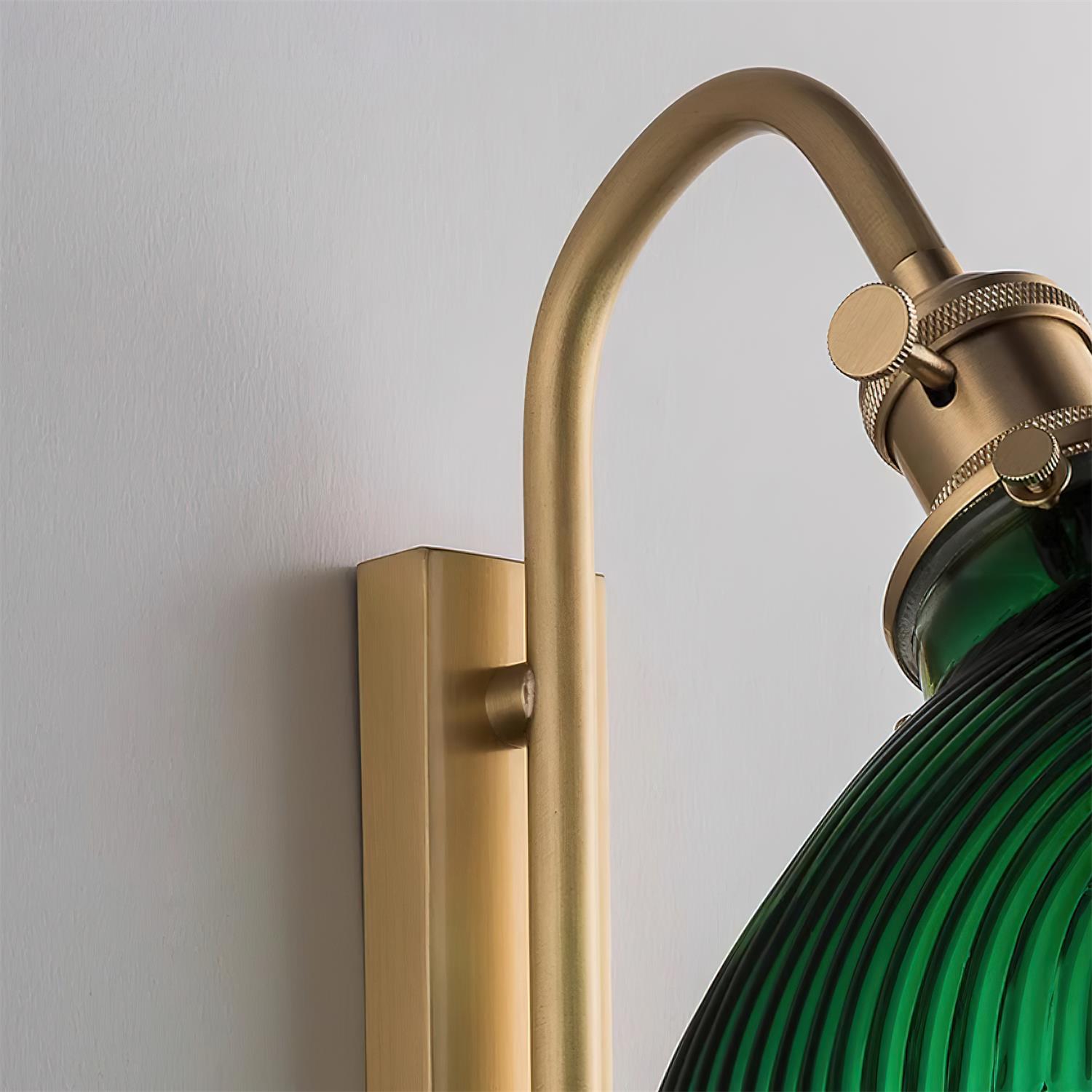 Applique Murale Canneleur Verre Vert Pour Lumière Douce Et Élégante