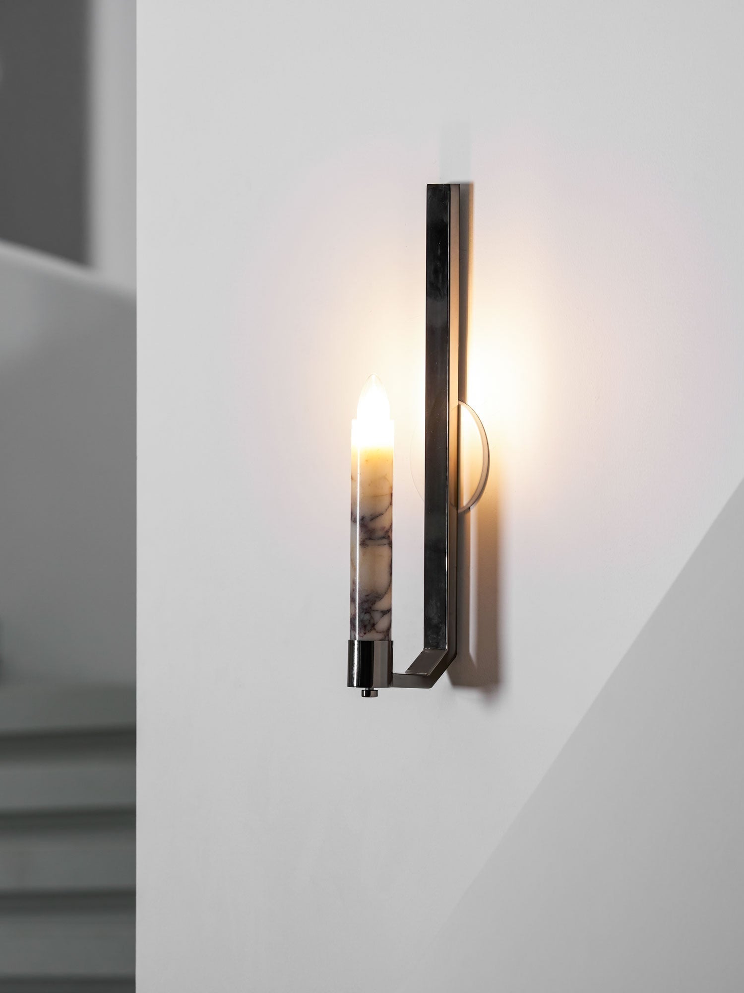 Lampe Murale Moderne En Métal Et Marbre Pour Une Ambiance Épurée