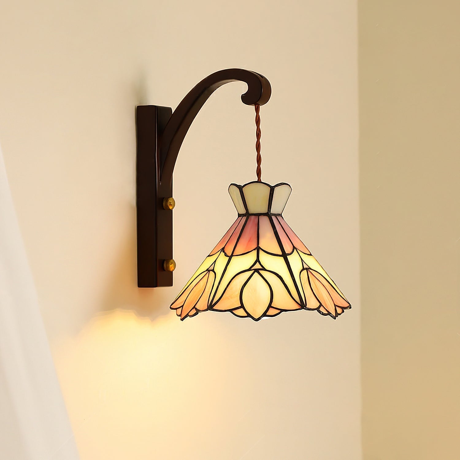 Applique Murale Vintage Verre Rose Pour Ambiance Douce Et Élégante