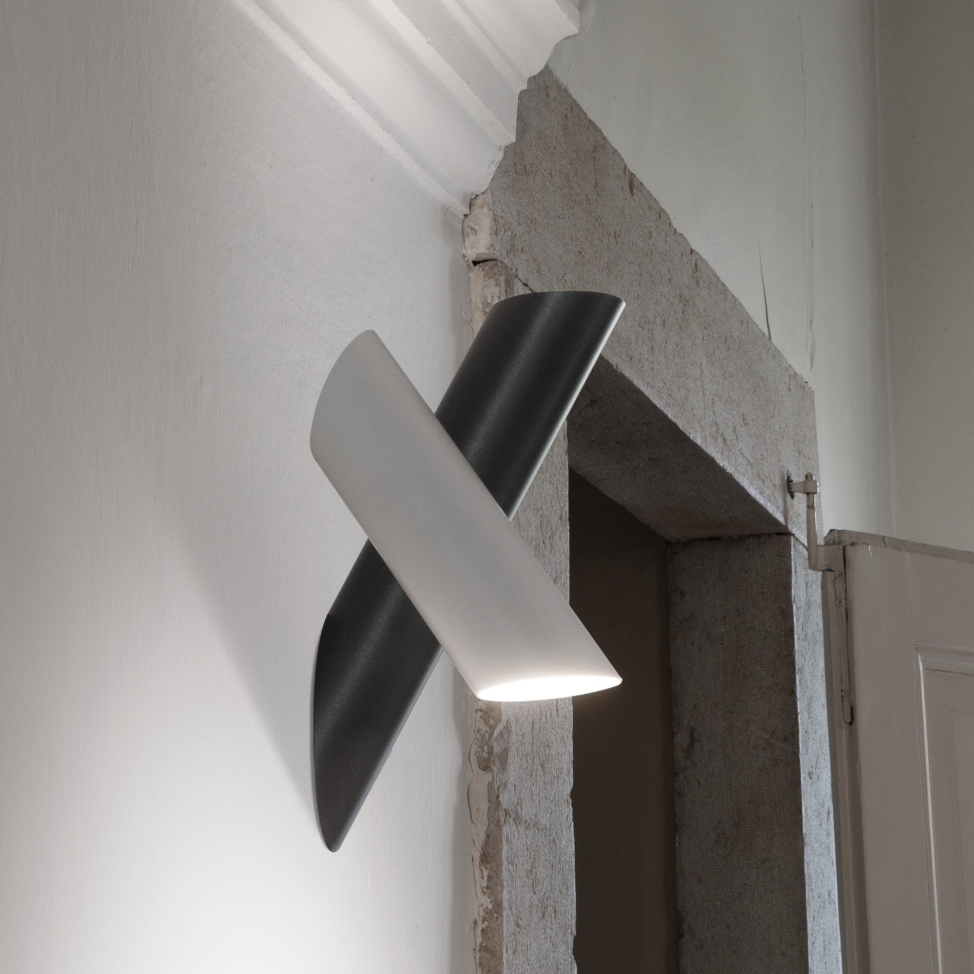 Luminaire Murale Métal Design Minimaliste Pour Ambiance Contemporaine